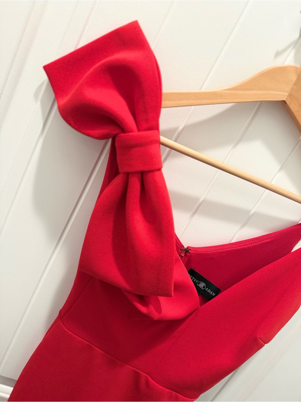 Betsy Adam Red One-Shoulder Bow Midi Dress - Picture 2 of 9